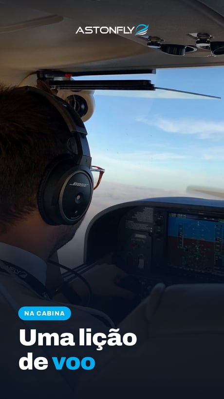 Aluno piloto numa lição de voo durante os seus primeiros voos em Cessna 172S