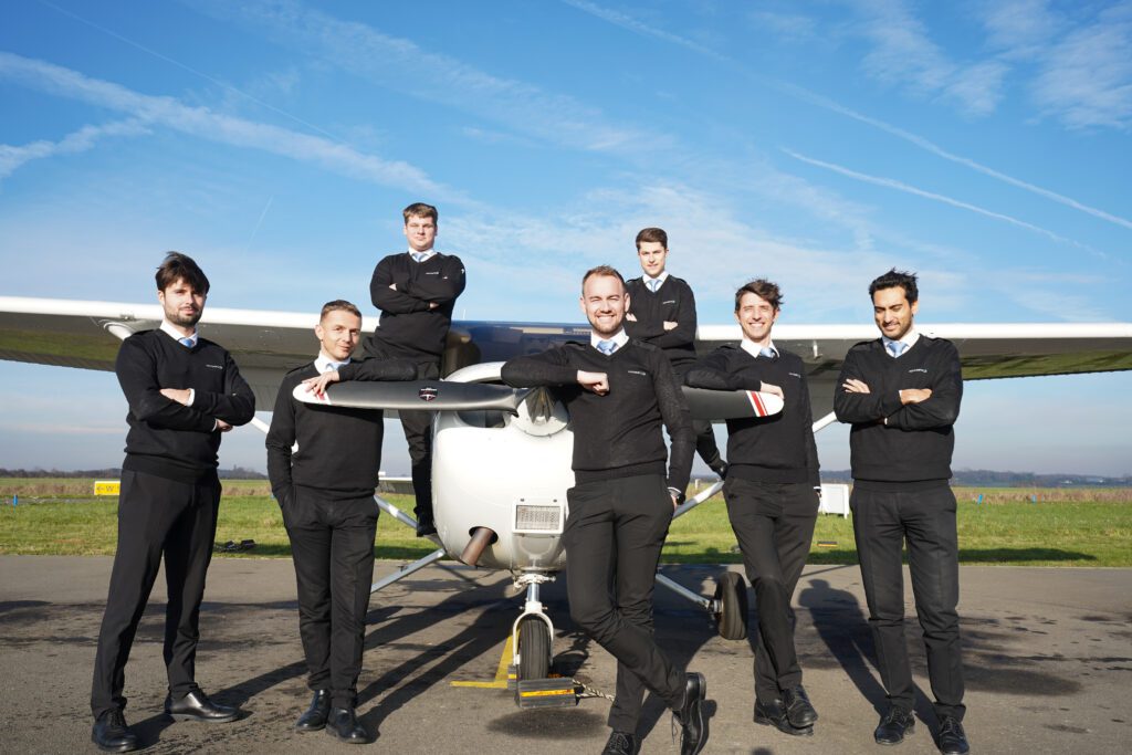 Astonfly Pilot Instructors